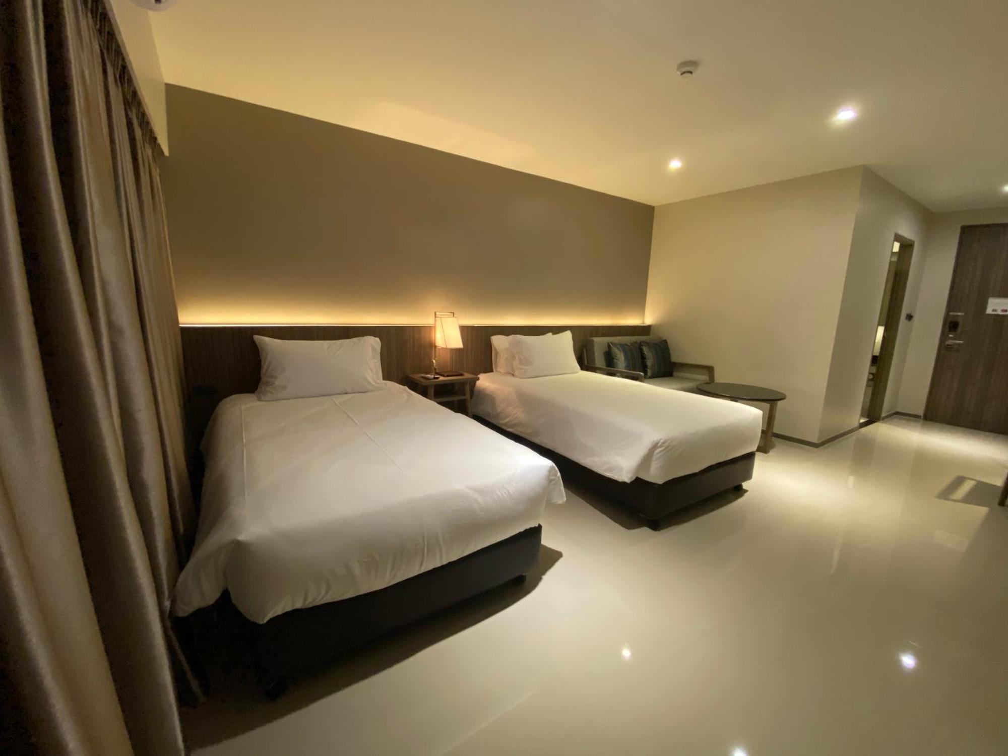 The Madera Lodge Pattaya Jomtien Beach Exterior photo